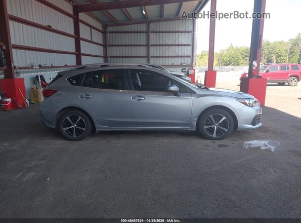 4S3GTAV64P3710763 2023 SUBARU IMPREZA Silver Widok wnętrza z tyłu