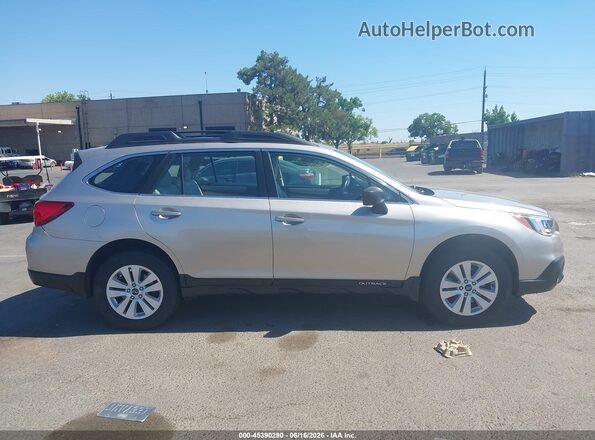 4S4BSAAC4H3309591 2017 SUBARU OUTBACK Кремовый Вид задней части салона