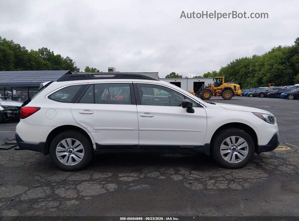 4S4BSABC2K3388149 2019 SUBARU OUTBACK White Rear interior view
