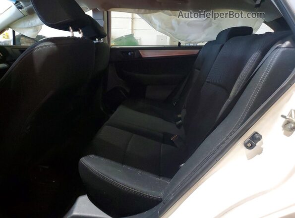 4S4BSABC5K3329788 2019 SUBARU OUTBACK White Вид задньої частини салону