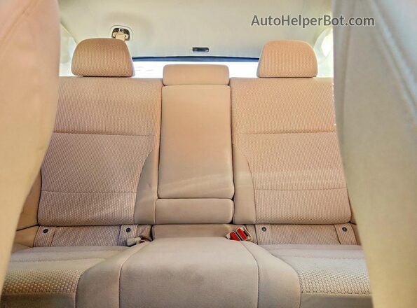 4S4BSACC3J3364875 2018 SUBARU OUTBACK Silver Rear seats view