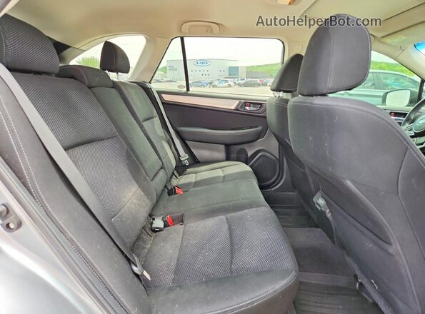4S4BSADC4J3354418 2018 SUBARU OUTBACK Silver Widok wnętrza z tyłu