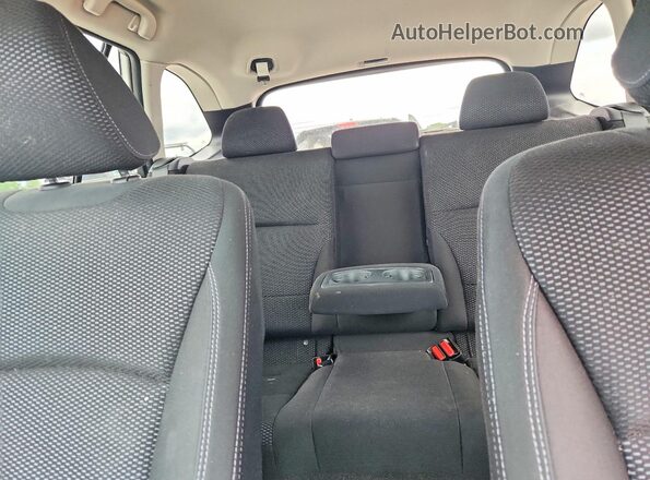 4S4BSAFC5J3339259 2018 SUBARU OUTBACK White უკანა სავარძლების ხედი