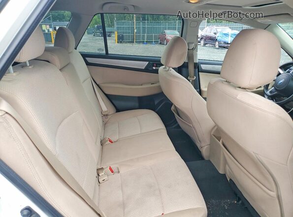 4S4BSAHC3G3273400 2016 SUBARU OUTBACK White Вид задньої частини салону