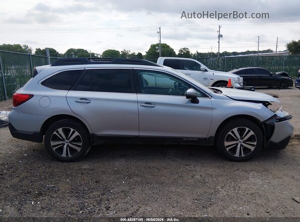 4S4BSAJC4K3349189 2019 SUBARU OUTBACK Light Blue Rear interior view
