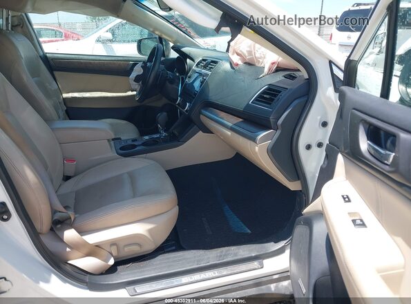 4S4BSAKC6J3348087 2018 SUBARU OUTBACK White Widok wnętrza z przodu