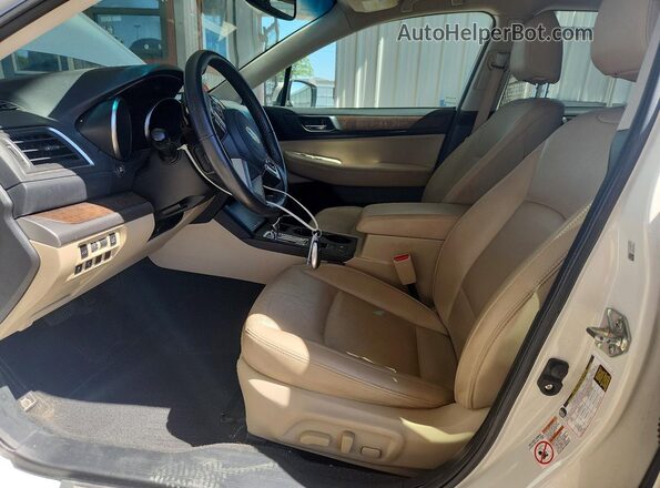 4S4BSAKC9H3294813 2017 SUBARU OUTBACK Белый Вид салона спереди