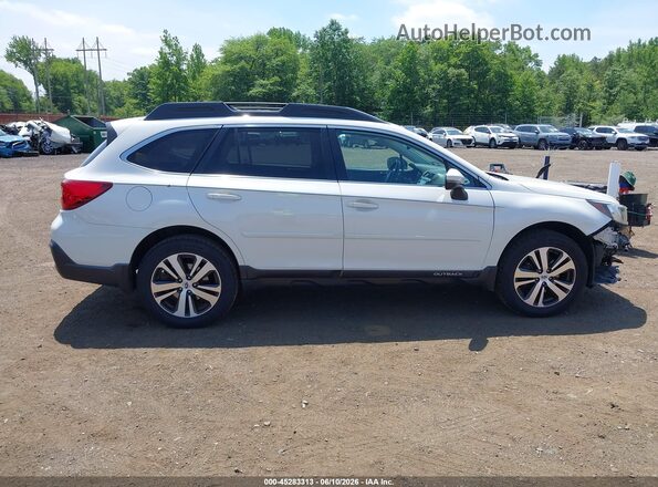 4S4BSANC3J3228680 2018 SUBARU OUTBACK White Rear interior view
