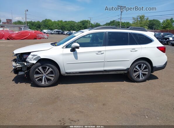 4S4BSANC3J3228680 2018 SUBARU OUTBACK White 360 interior view