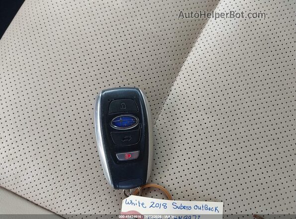4S4BSANC3J3296543 2018 SUBARU OUTBACK White Vista del salpicadero