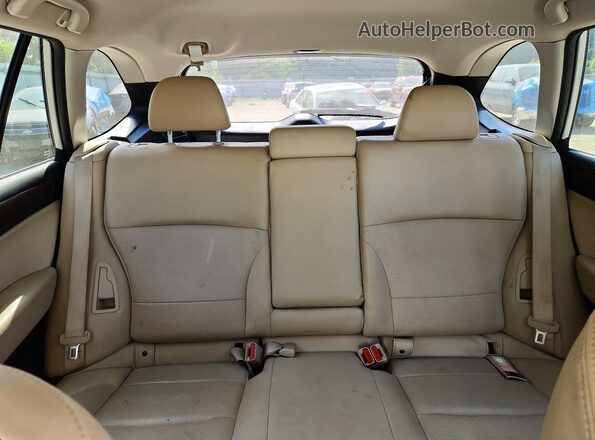 4S4BSANC4G3302553 2016 SUBARU OUTBACK White Rear seats view