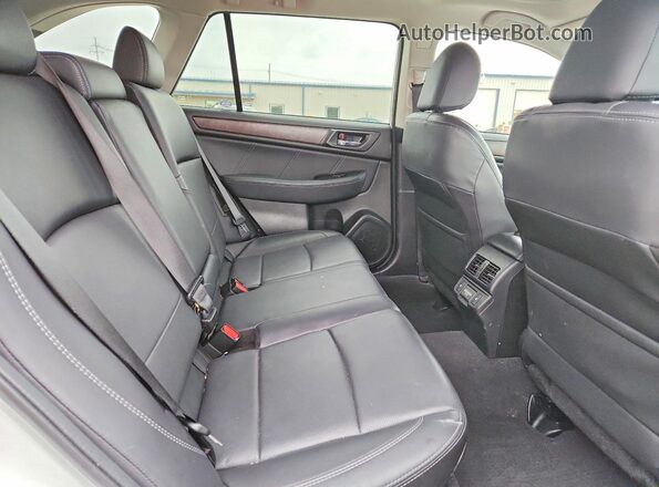 4S4BSANC4J3244175 2018 SUBARU OUTBACK Белый Вид задней части салона