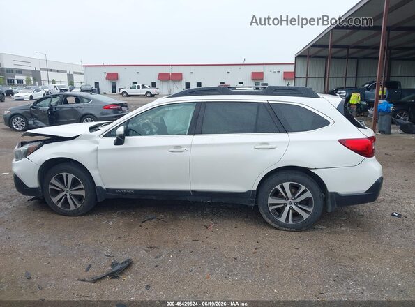 4S4BSANC5J3334953 2018 SUBARU OUTBACK White Սալոնի հետևի տեսք