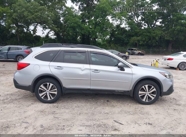 4S4BSANC7J3308578 2018 SUBARU OUTBACK Silver Вид задньої частини салону