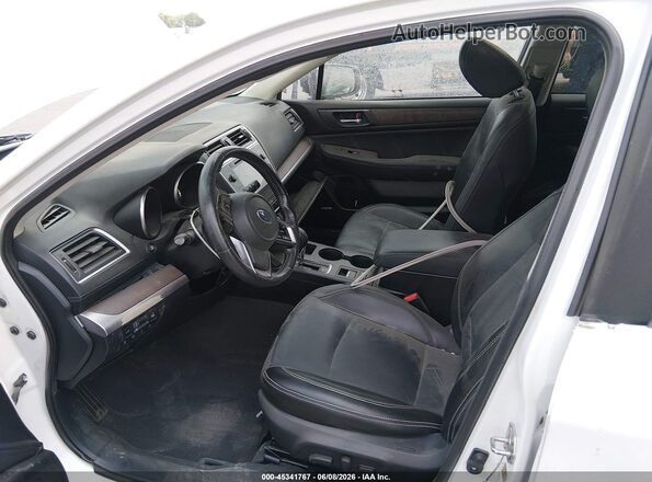 4S4BSENC5K3292244 2019 SUBARU OUTBACK White Front interior view