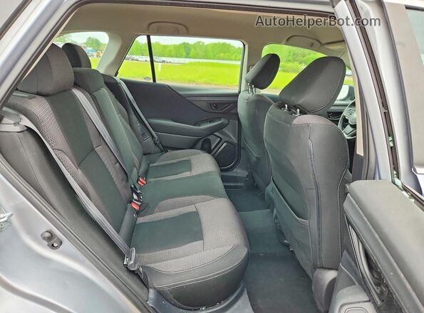 4S4BTAAC4N3228194 2022 SUBARU OUTBACK Silver Rear interior view