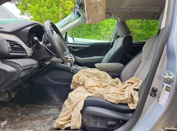 4S4BTACC3N3209939 2022 SUBARU OUTBACK Silver Widok wnętrza z przodu