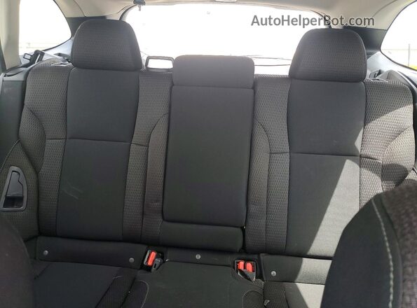 4S4BTACC8L3211215 2020 SUBARU OUTBACK White Vista de los asientos traseros