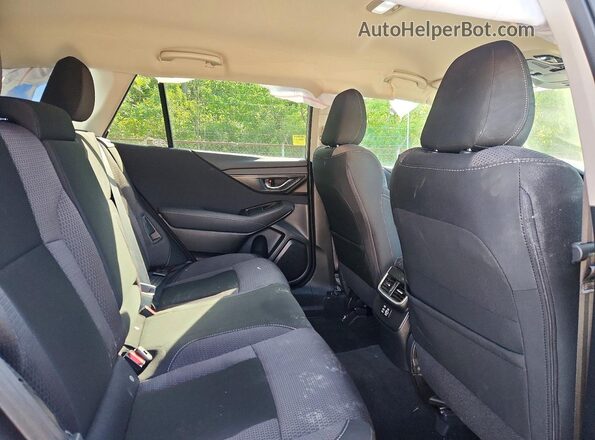4S4BTADC8R3146602 2024 SUBARU OUTBACK Silver Vista interior trasera
