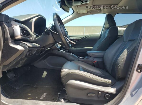 4S4BTALC6P3182741 2023 SUBARU OUTBACK Silver Вид салону спереду