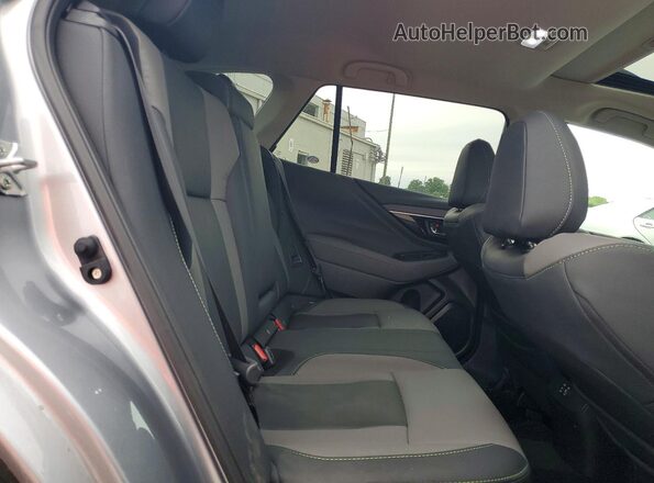 4S4BTALCXS3297285 2025 SUBARU OUTBACK Silver Widok wnętrza z tyłu