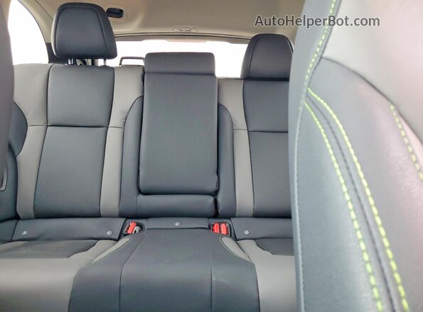 4S4BTALCXS3297285 2025 SUBARU OUTBACK Silver Widok tylnych siedzeń