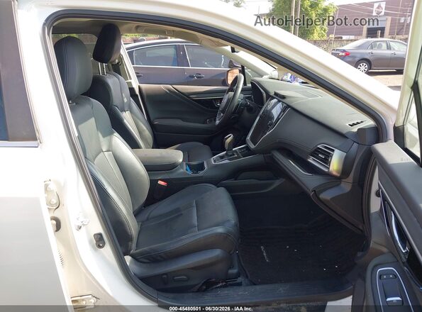 4S4BTANC0R3143529 2024 SUBARU OUTBACK White Սալոնի դիմացի տեսք