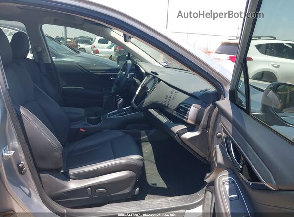 4S4BTANC9P3138455 2023 SUBARU OUTBACK Silver Вид салону спереду