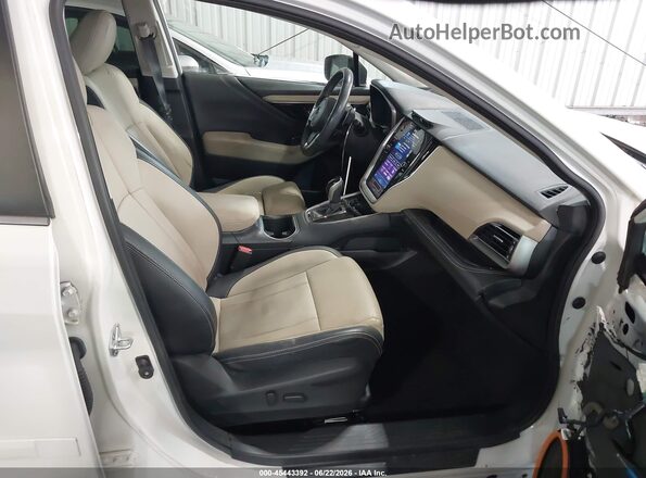 4S4BTANCXN3131933 2022 SUBARU OUTBACK White წინა სალონის ხედი