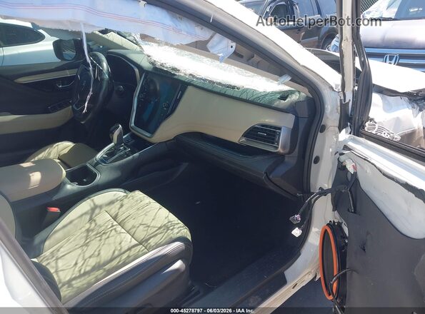 4S4BTANCXR3224070 2024 SUBARU OUTBACK White Vista interior delantera
