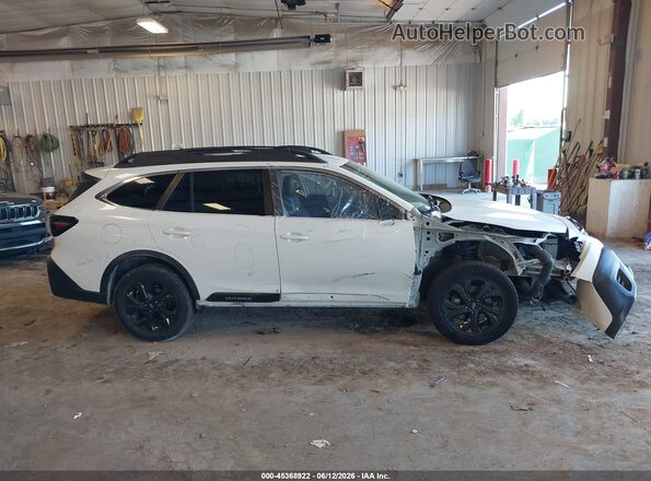 4S4BTGHD3L3135388 2020 SUBARU OUTBACK White Vista interior trasera
