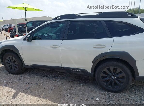 4S4BTGLDXR3112044 2024 SUBARU OUTBACK White Front view