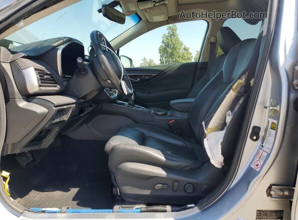 4S4BTGND2L3157855 2020 SUBARU OUTBACK Серебряный Вид салона спереди
