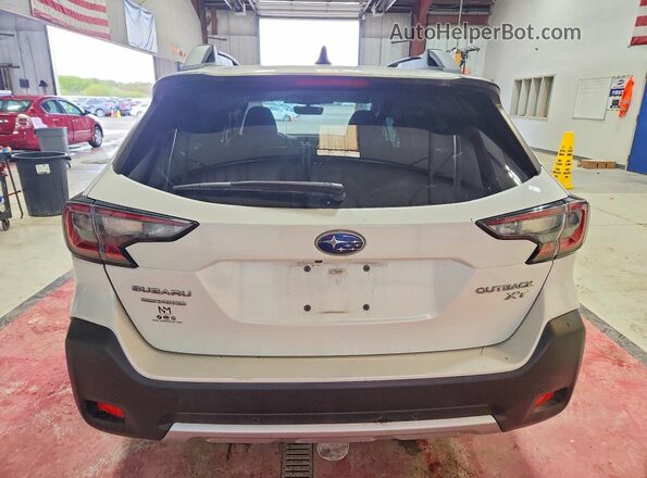 4S4BTGND7P3115378 2023 SUBARU OUTBACK White Widok z tyłu