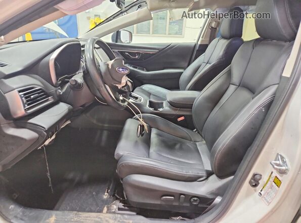 4S4BTGND7P3115378 2023 SUBARU OUTBACK White Widok wnętrza z przodu