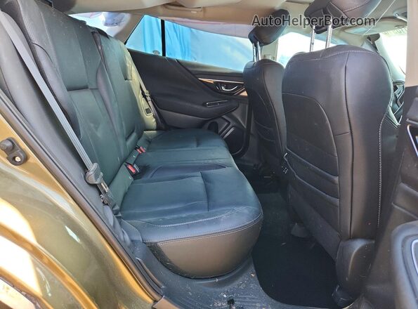4S4BTGPD7R3184913 2024 SUBARU OUTBACK Green Vista interior trasera