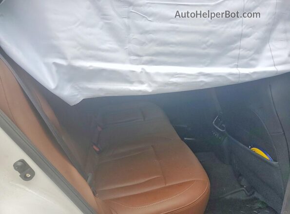 4S4BTGPD8M3184508 2021 SUBARU OUTBACK White Widok wnętrza z tyłu