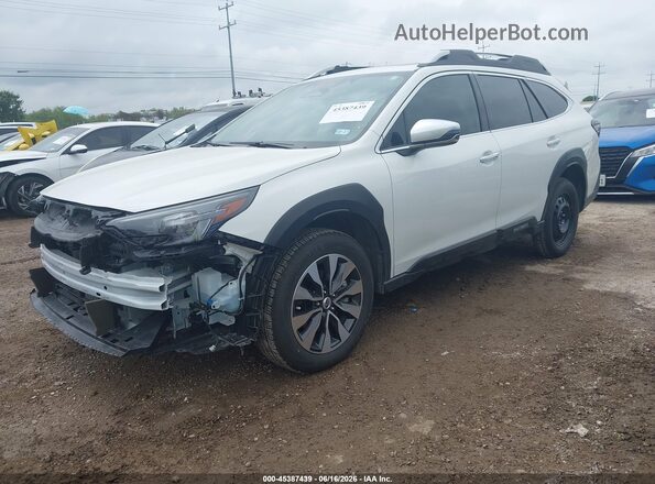 4S4BTGPD8S3288445 2025 SUBARU OUTBACK White Vista tres cuartos delantera izquierda