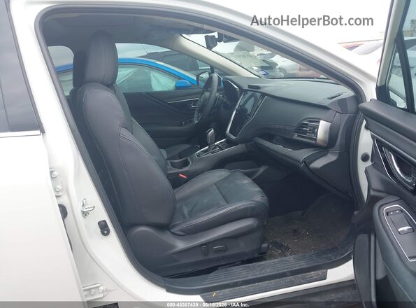 4S4BTGPD8S3288445 2025 SUBARU OUTBACK White Vista interior delantera