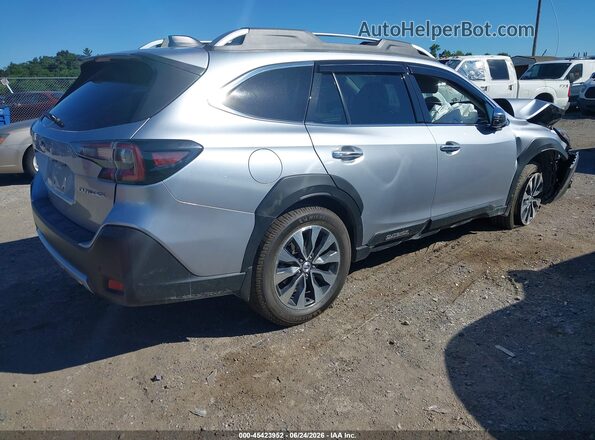 4S4BTGPDXR3197462 2024 SUBARU OUTBACK Серебряный Задняя правая четверть