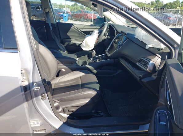 4S4BTGPDXR3197462 2024 SUBARU OUTBACK Серебряный Вид салона спереди