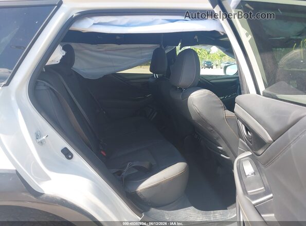 4S4BTGUD1P3103275 2023 SUBARU OUTBACK White Widok naklejki z numerem VIN