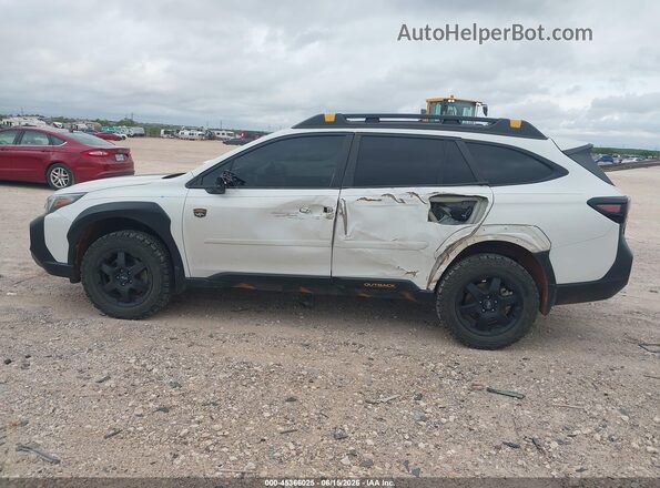 4S4BTGUD6R3237279 2024 SUBARU OUTBACK White Սալոնի 360 աստիճան տեսք