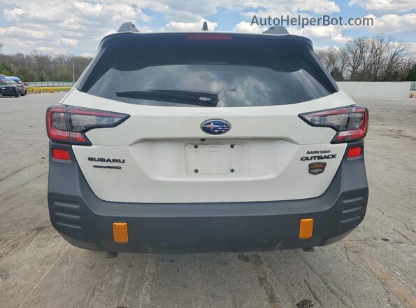 4S4BTGUD8R3162830 2024 SUBARU OUTBACK White Widok z tyłu