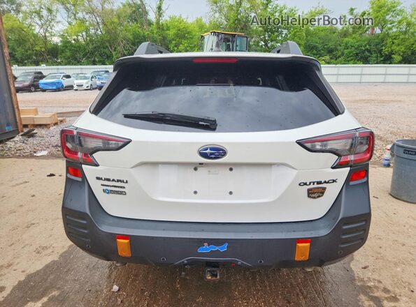 4S4BTGUD9N3223337 2022 SUBARU OUTBACK White Widok z tyłu