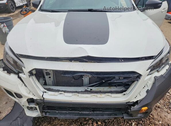 4S4BTGUD9N3223337 2022 SUBARU OUTBACK White Widok wnętrza z tyłu
