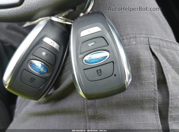 4S4GUHD60T3734944 2026 SUBARU CROSSTREK Серебряный Вид панели приборов