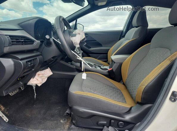4S4GUHF61R3730617 2024 SUBARU CROSSTREK White წინა სალონის ხედი