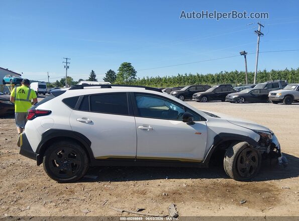 4S4GUHF65R3716655 2024 SUBARU CROSSTREK White Rear interior view