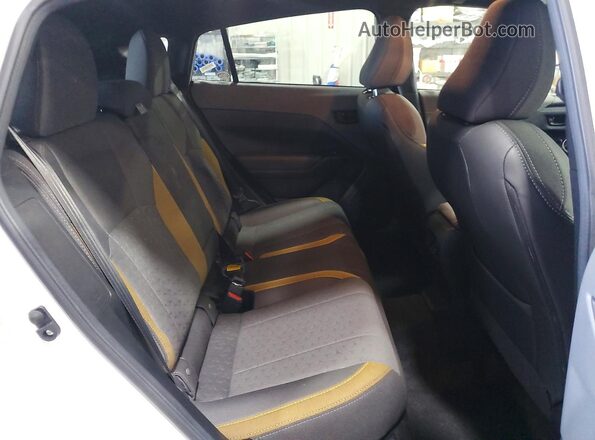 4S4GUHF65T3760758 2026 SUBARU CROSSTREK Белый Вид задней части салона